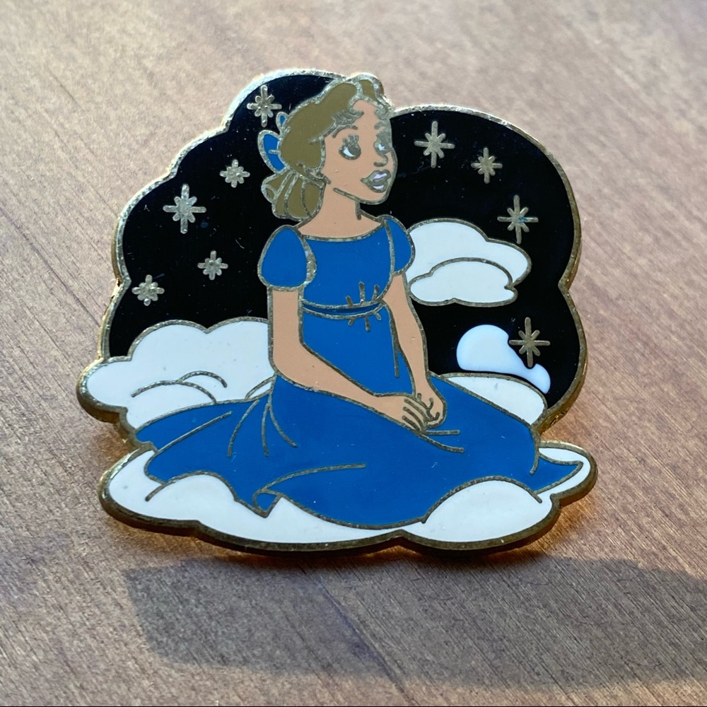 Disney Park Trading Pin Wendy Darling Peter Pan Limited Release 2010